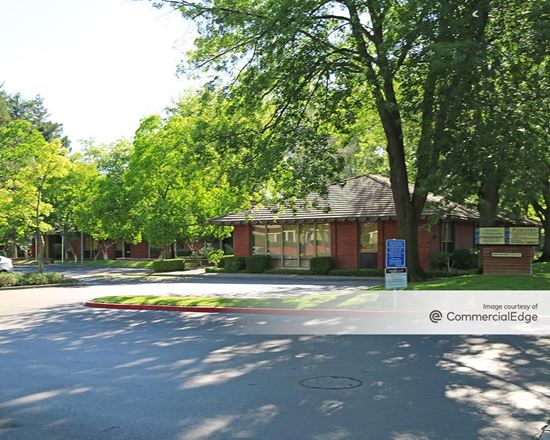 Greenhaven Plaza - 900 & 910 Florin Road