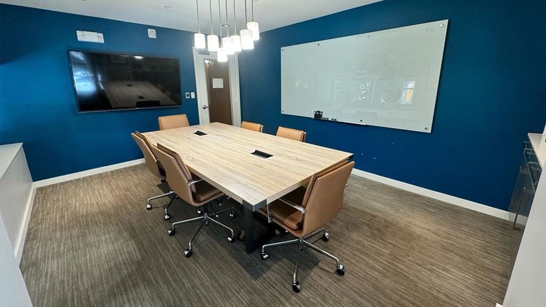 Apt CoWork - at Cottonwood Bayview