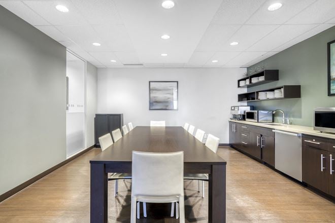 Regus - Montreal - Place d'Armes