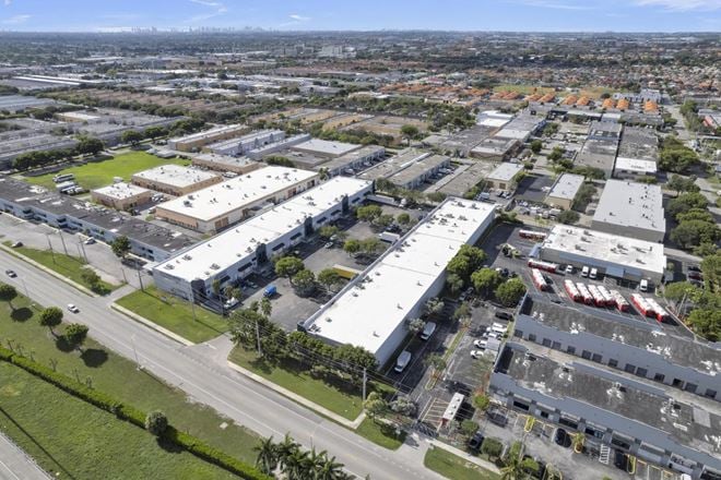 I - 75 Commercial Center
