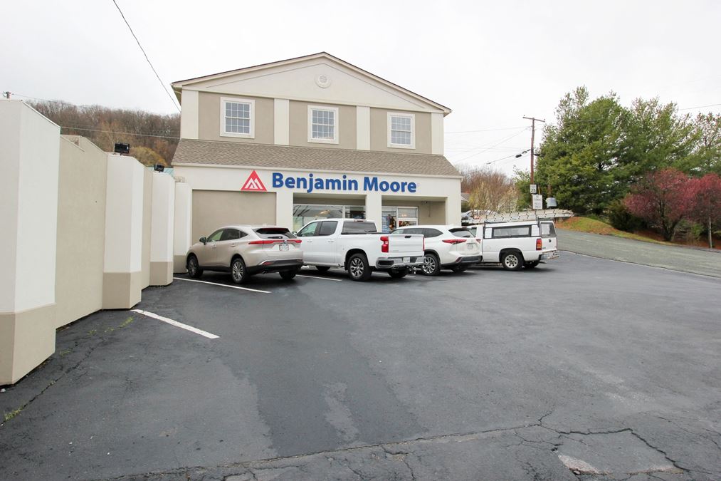 NICE BUILDING IN HIGH TRAFFIC AREA FOR SALE OR LEASE