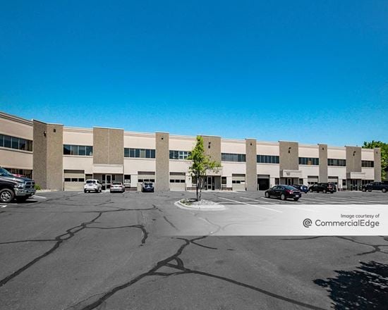 Crossroads of Oakdale - 7200 Hudson Blvd North