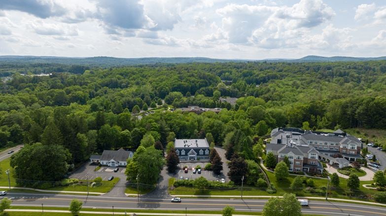 111 Simsbury Rd, Unit 4