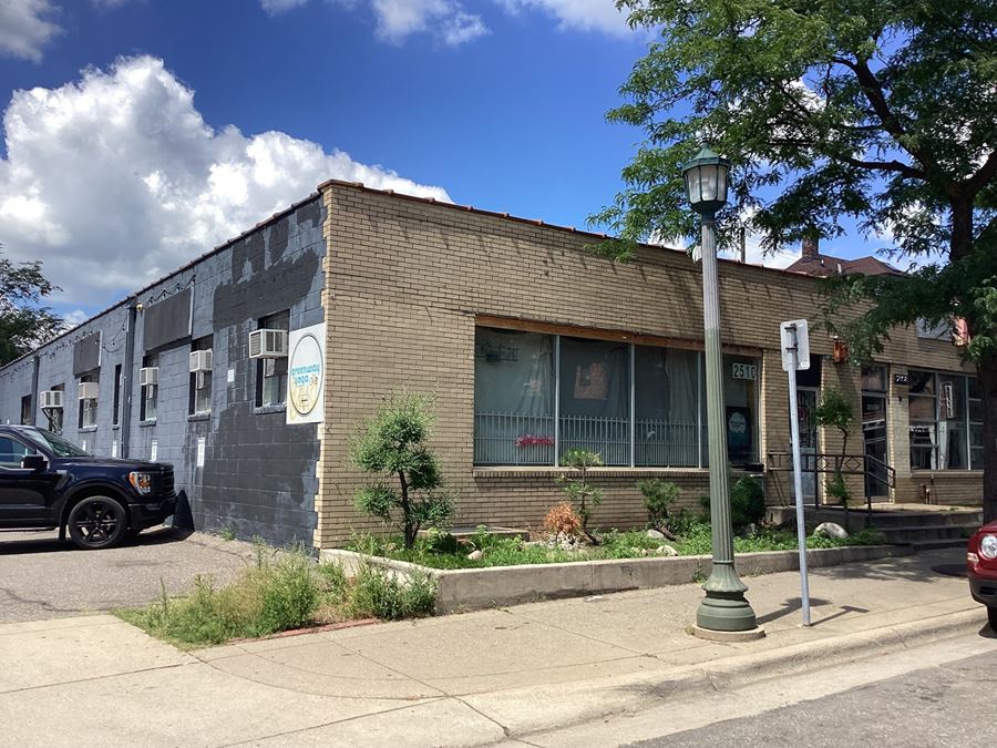 2510 Nicollet Ave