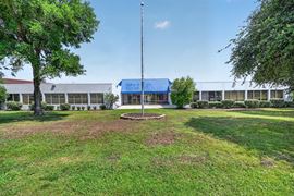 1404 W Walnut Hill Ln