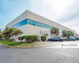 Gateway Crossing - 201 & 225 Gateway Blvd