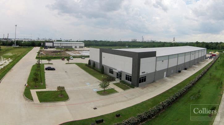 For Sale | ±31,480 SF Crane Ready Building at Fairmont Industrial Center