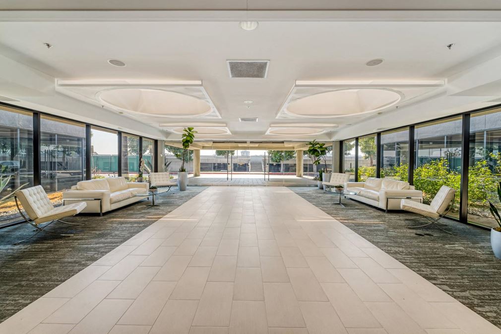 4910 Airport Plaza Dr, Long Beach, CA 90815