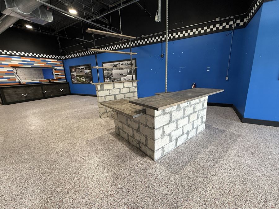 Tarragona Shoppes - Former Barbershop For Lease