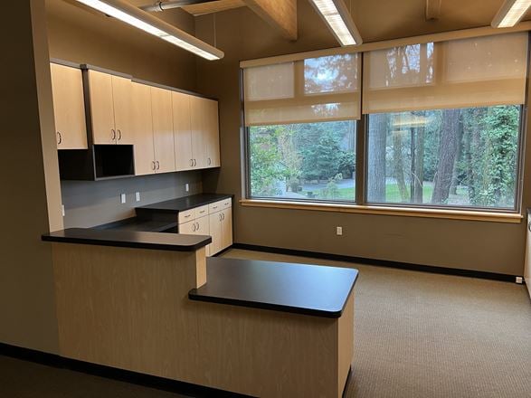 Office Opportunity in Lake Oswego