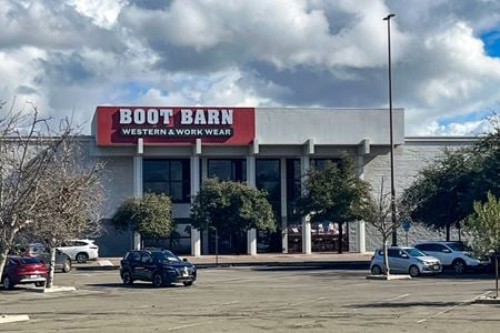 Retail space for Rent at 1673 W Lacey Blvd in Hanford
