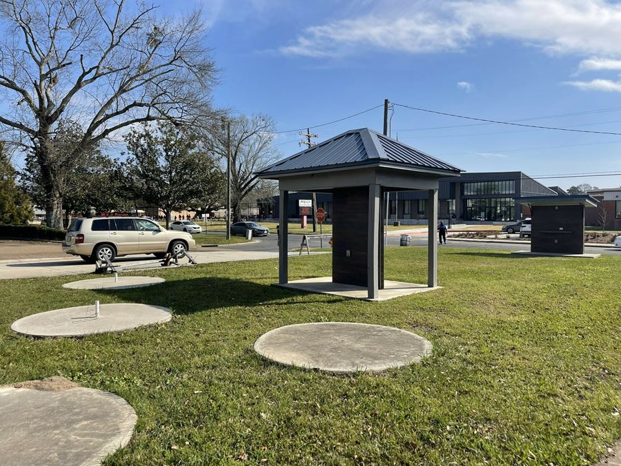 Stand-Alone Building w/Drive-Thru