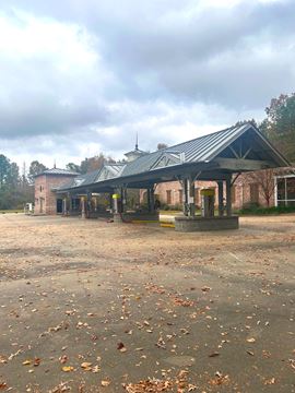 2027 Strawberry Hill Drive