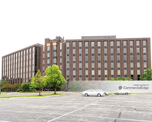 Lake Center Plaza