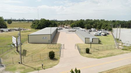 Photo of commercial space at 3921 N Van Buren Bypass in Enid