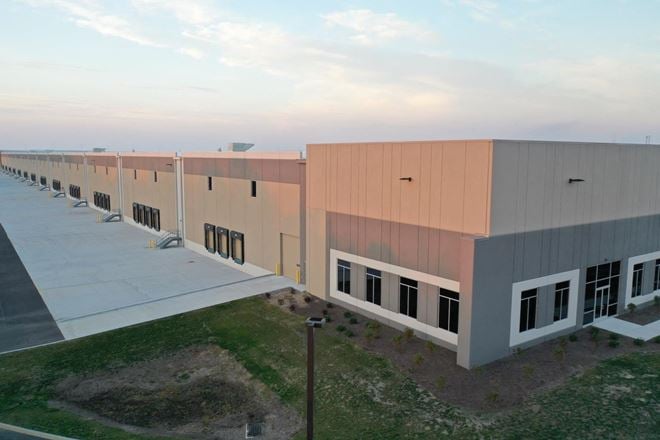 Tradeport 124 Building 1