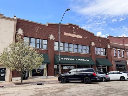 Retail space for Rent at 435 1 Street in LaSalle