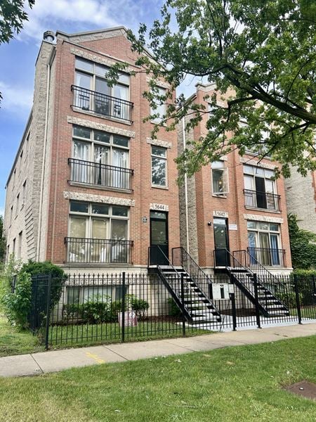 Multi-Family space for Sale at 5644 S Prairie Ave in Chicago
