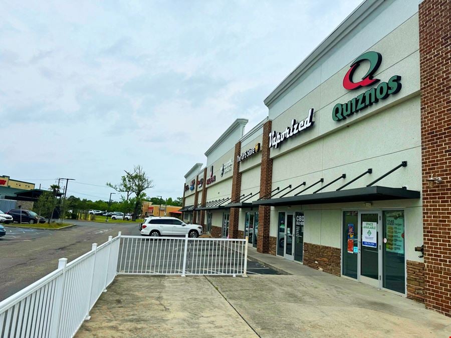 Prime Retail/Restaurant Location! Across from Sam's Club