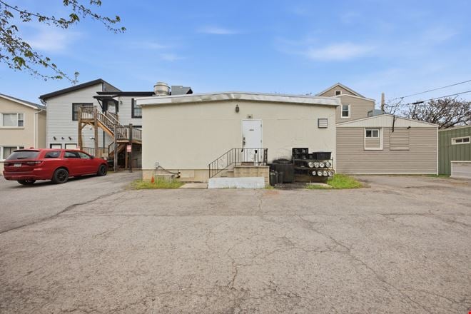 453 Center St