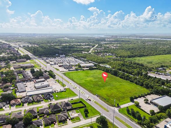 ±6.77-Acre Development Site with ±700 FT Frontage