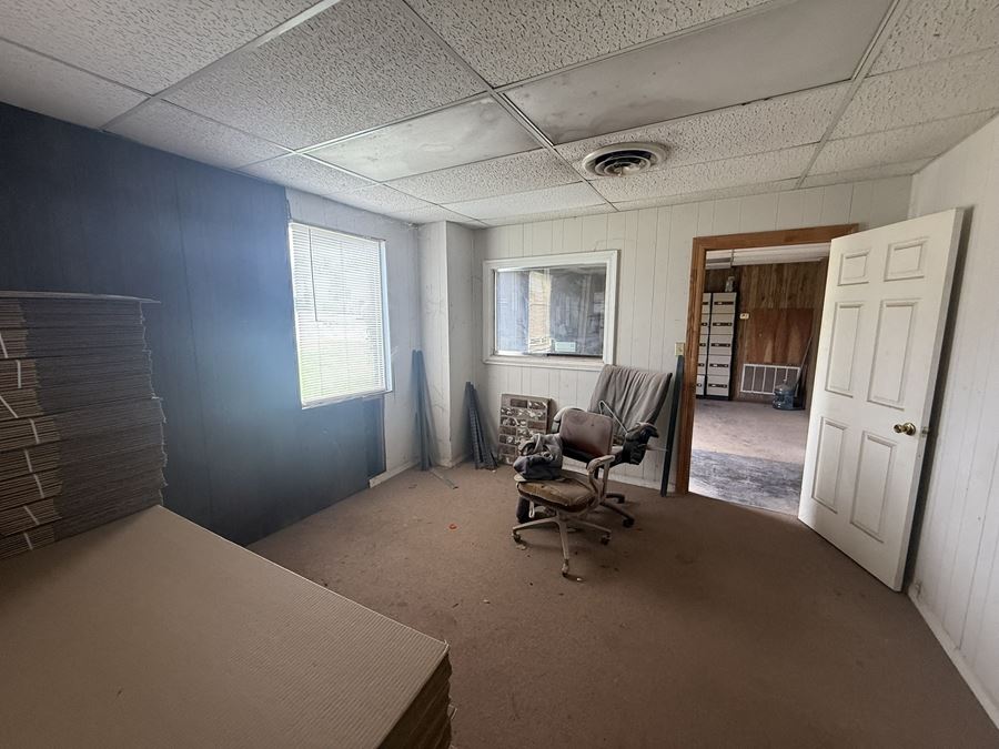 +/-8,000 SF Warehouse
