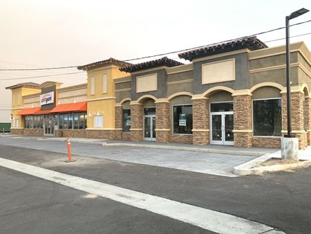 Restaurant and Auto Lube Bays Available - Palmdale