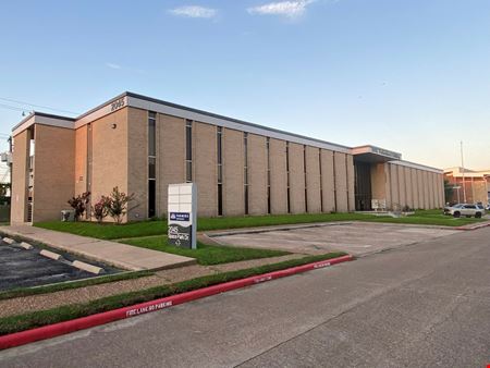 Office space for Rent at 2045 Space Park Dr in Houston