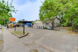 9317 Homestead Rd, Houston, TX 77016