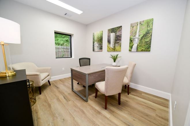 Magnolia Woods Office Suites and Meeting Space - Magnolia