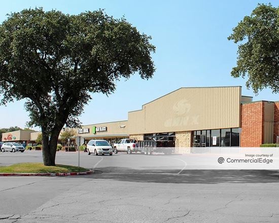 Wynnewood Village Shopping Center