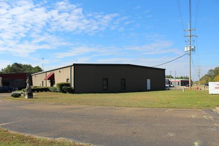 Commercial space for Rent at 3720 Flowood Drive in Flowood