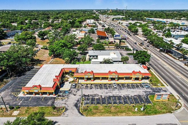 Busch Commercial Plaza