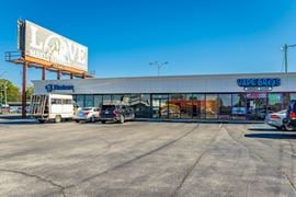 Royal Oaks Plaza