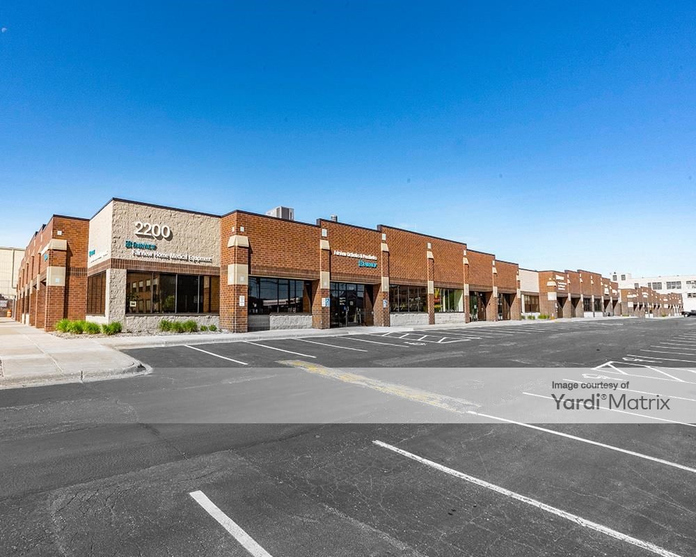 University Crossing At Vandalia - 2200 University Avenue West | Office ...