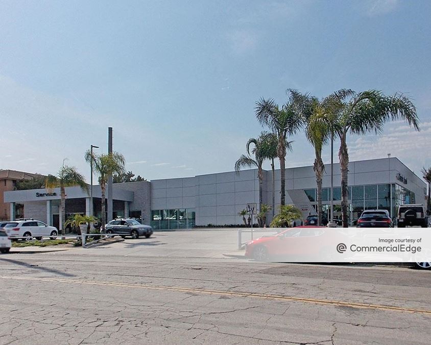 1919 North Lakewood Blvd, Long Beach Retail Space For Lease