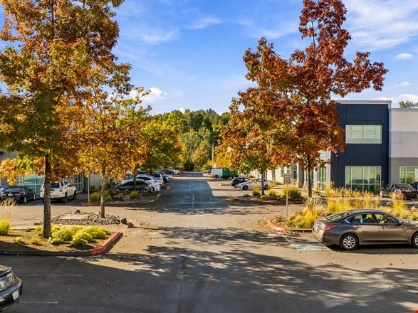 Oakesdale Commerce Center