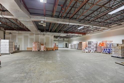 Exceptional Industrial Flex Condominium Unit for Lease in Lawrence, MA