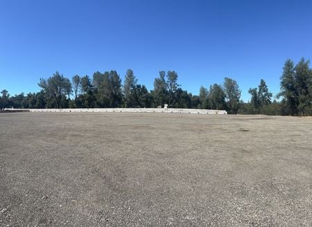 Photo of commercial space at 8872 Old Oregon Trail in Redding