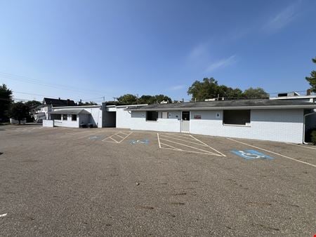 Office space for Sale at 804 & 820 Amherst Rd NE in Massillon