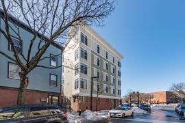 10 Roxbury Street