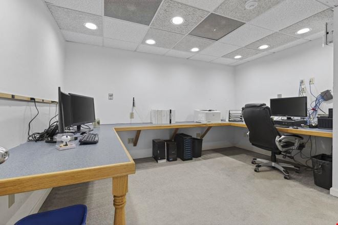 Flexible Office Condo, Dual Entry, Income Potential