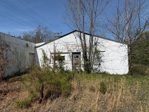 1095 Skippers Rd