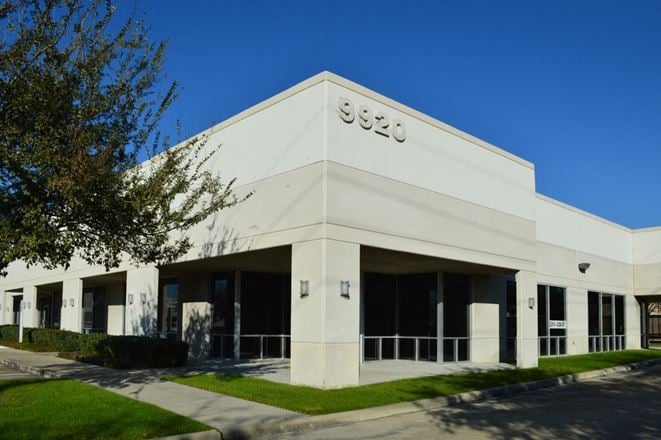 9920-9940-9960-9980 W Sam Houston Pky S