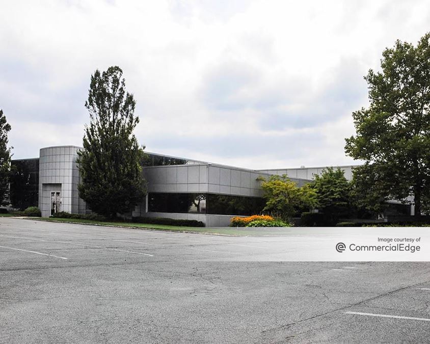 70 Maxess Road & 45 Melville Park Road 70 Maxess Road, Melville, NY