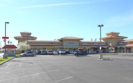 High Exposure Retail Spaces Available in Gateway Plaza - Bakersfield