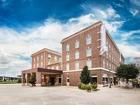 Photo of commercial space at 250 East James Street in Cleburne