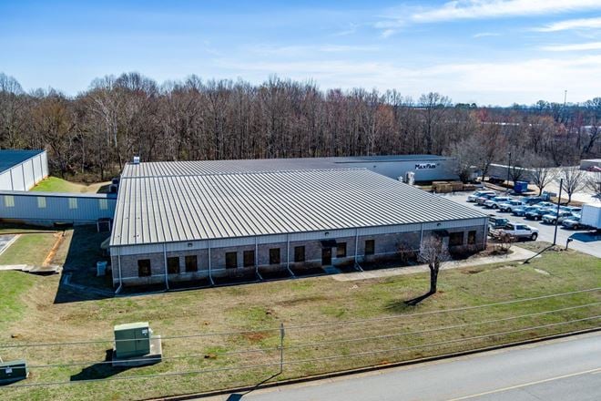 132 & 144 Jetplex Lane