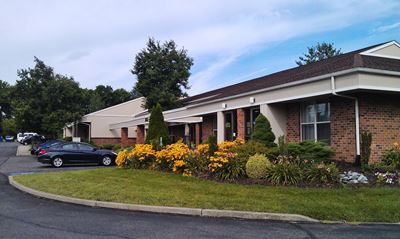 MacArthur Office Plaza
