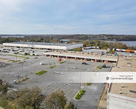 Diamond Point Shopping Center - Baltimore